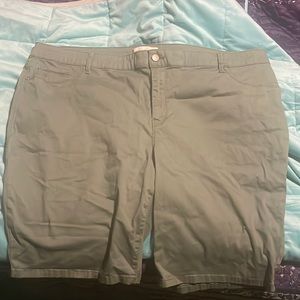 Gloria Vanderbilt Khaki United Shorts 20W